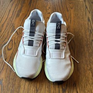 Men’s On Running cloudnova sneakers